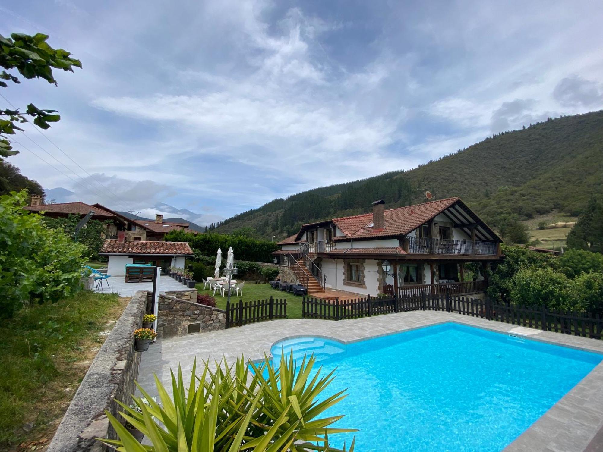 Apartamentos Rurales Valverde ポテス エクステリア 写真